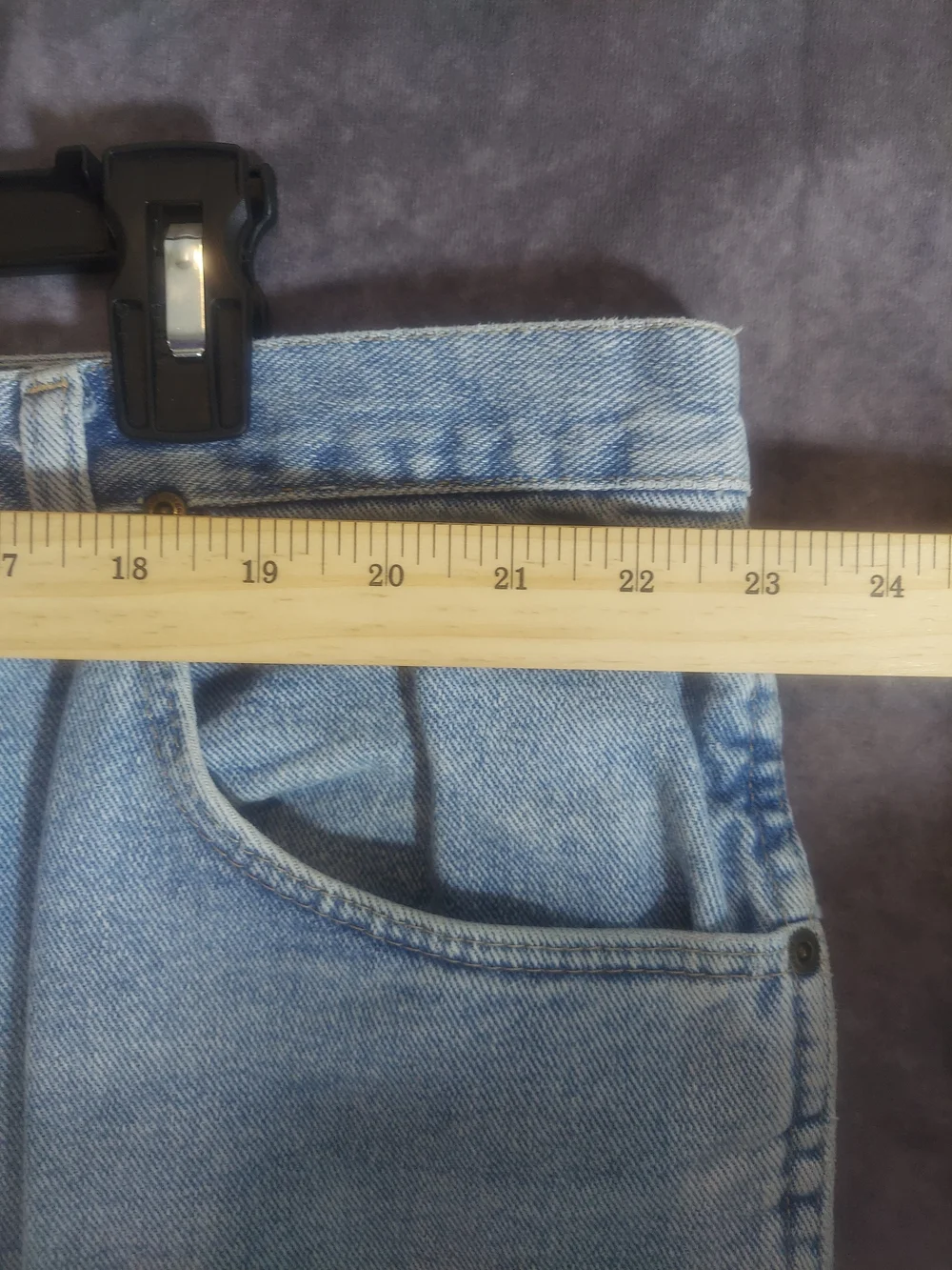 Wrangler Men's Relaxed Fit Jeans Light Wash Size 48x30 Well Broken-In